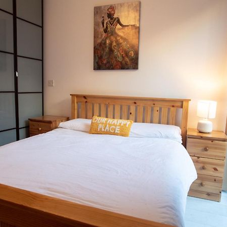 Two-Bedroom Luxury Apartment With Workspace, Free Secure Parking & Coffee برمنغهام المظهر الخارجي الصورة