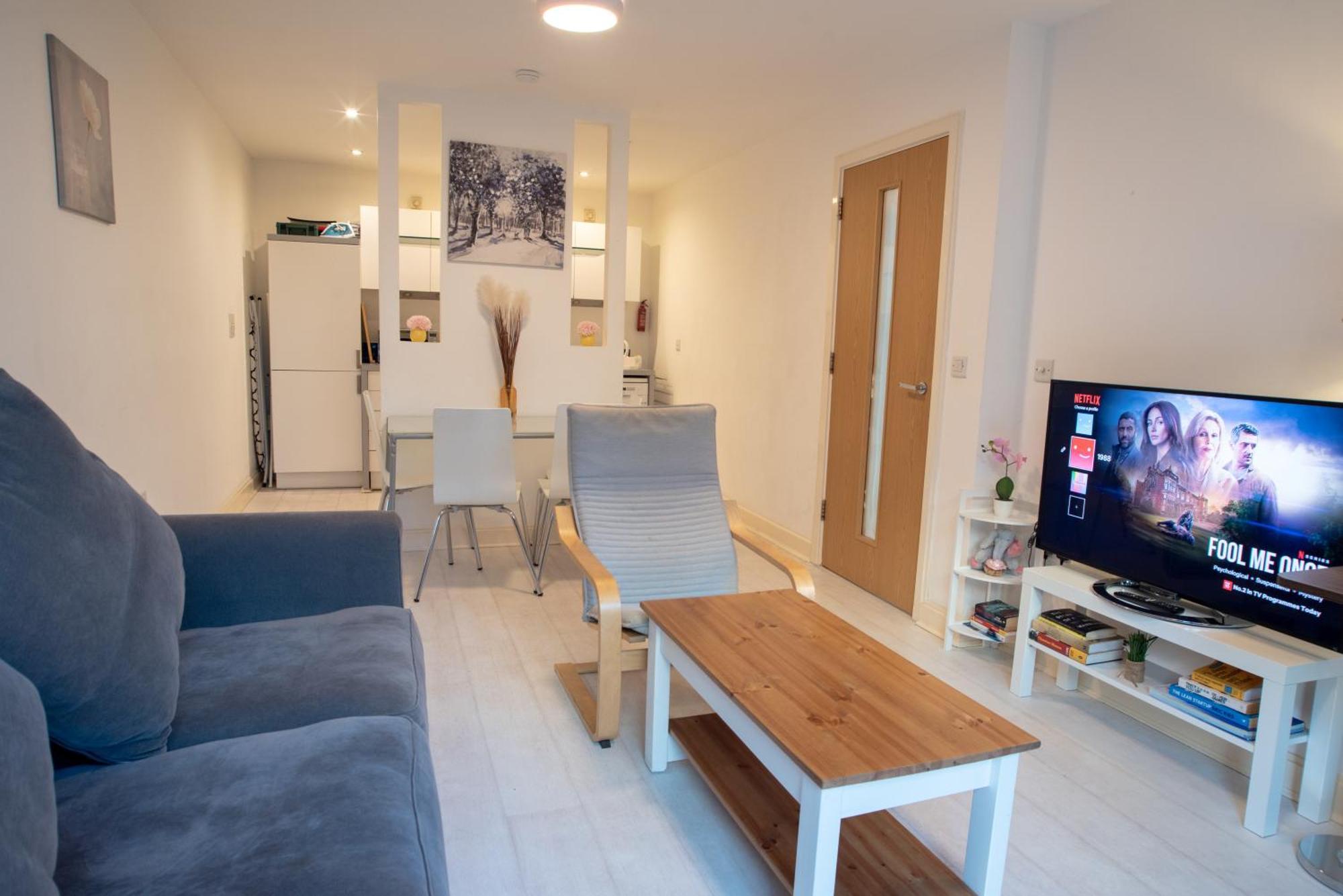 Two-Bedroom Luxury Apartment With Workspace, Free Secure Parking & Coffee برمنغهام المظهر الخارجي الصورة