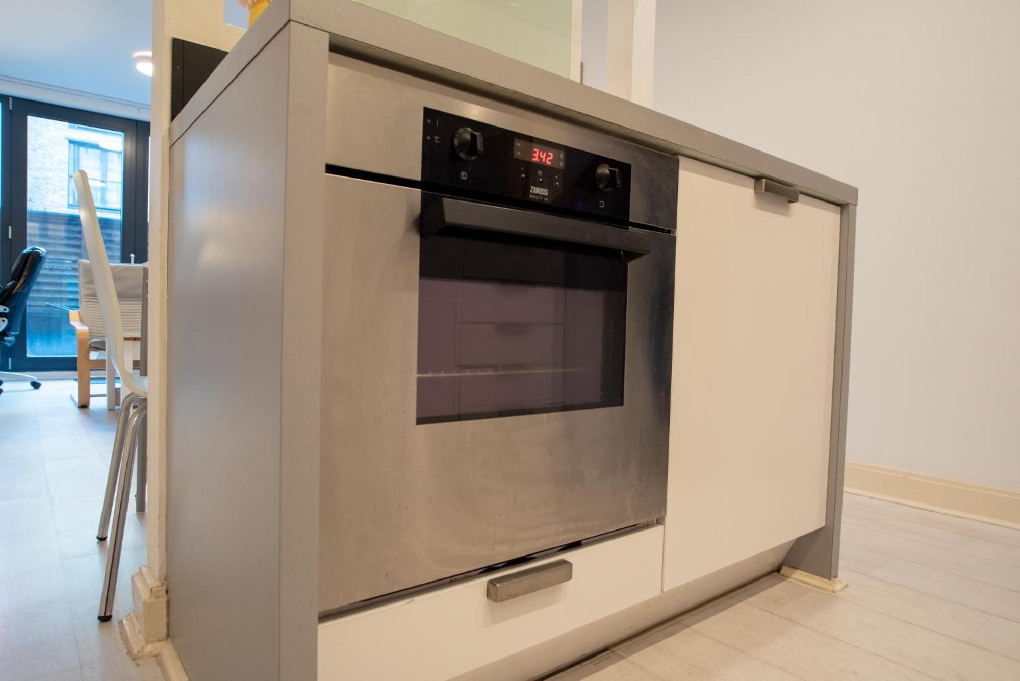 Two-Bedroom Luxury Apartment With Workspace, Free Secure Parking & Coffee برمنغهام المظهر الخارجي الصورة