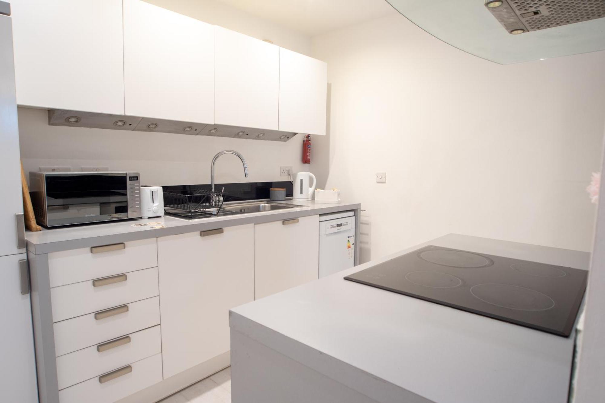 Two-Bedroom Luxury Apartment With Workspace, Free Secure Parking & Coffee برمنغهام المظهر الخارجي الصورة