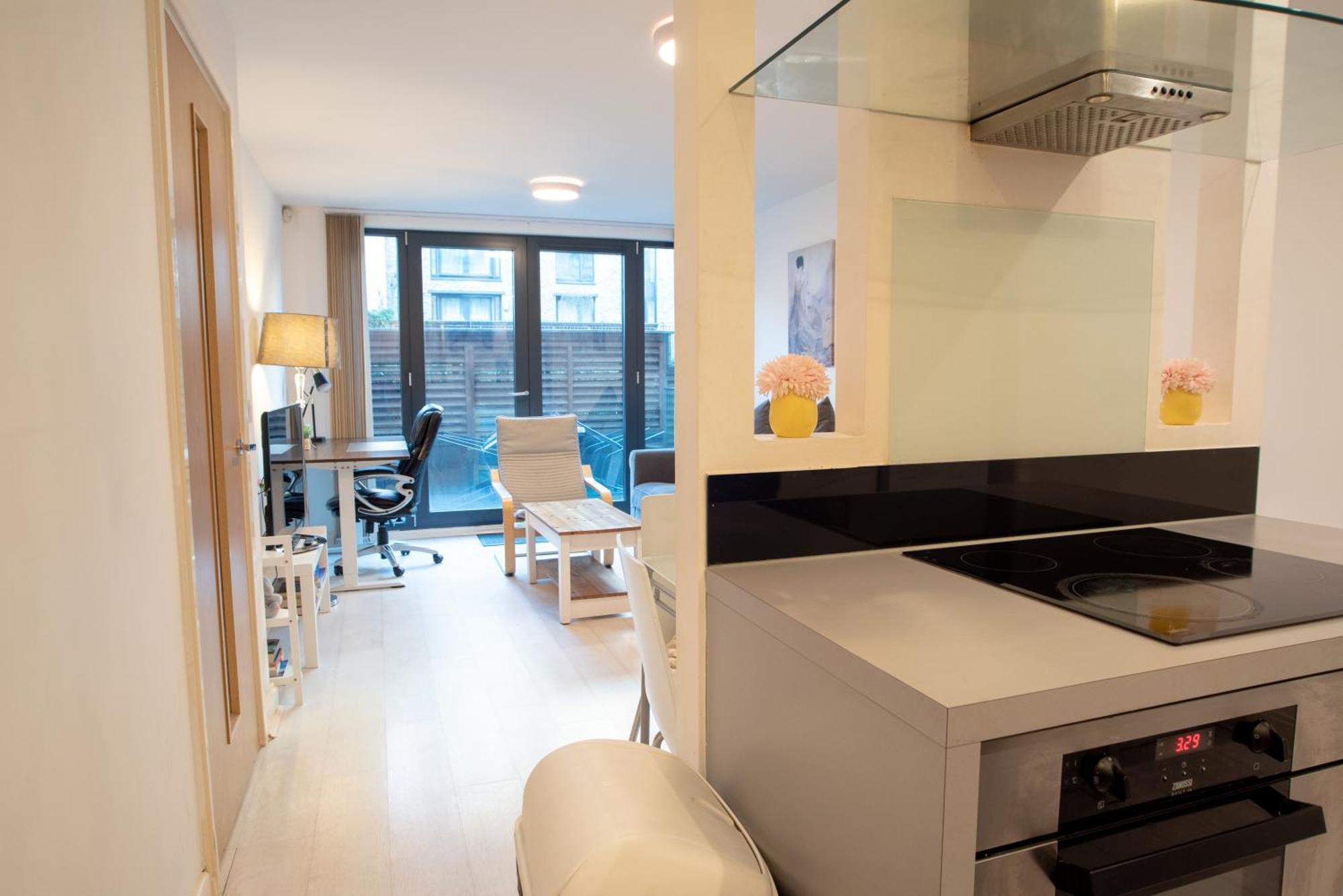 Two-Bedroom Luxury Apartment With Workspace, Free Secure Parking & Coffee برمنغهام المظهر الخارجي الصورة