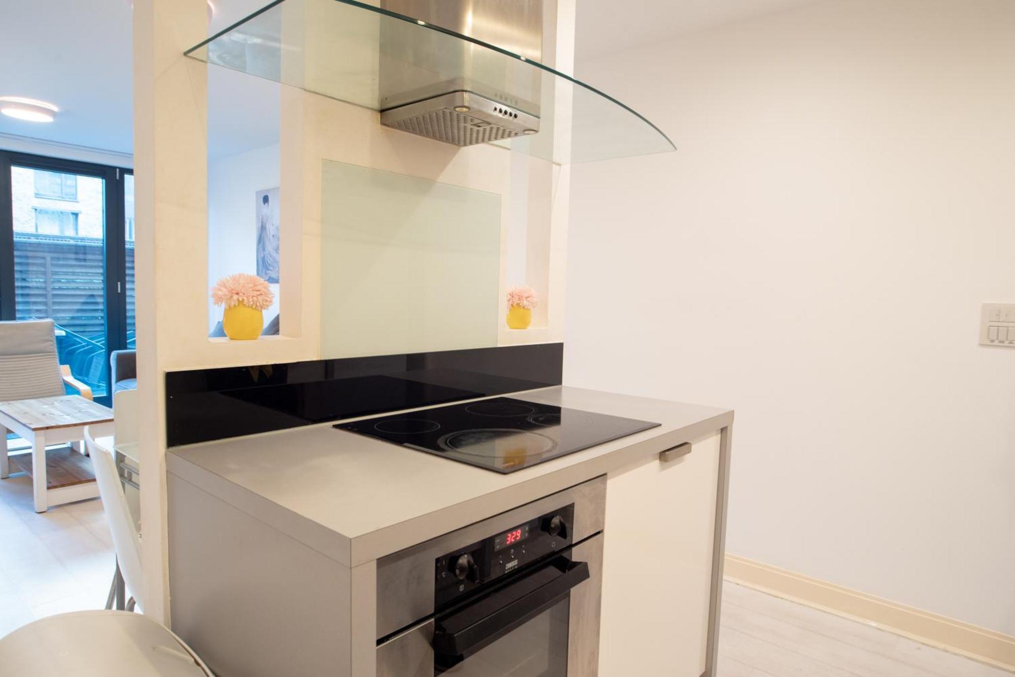 Two-Bedroom Luxury Apartment With Workspace, Free Secure Parking & Coffee برمنغهام المظهر الخارجي الصورة