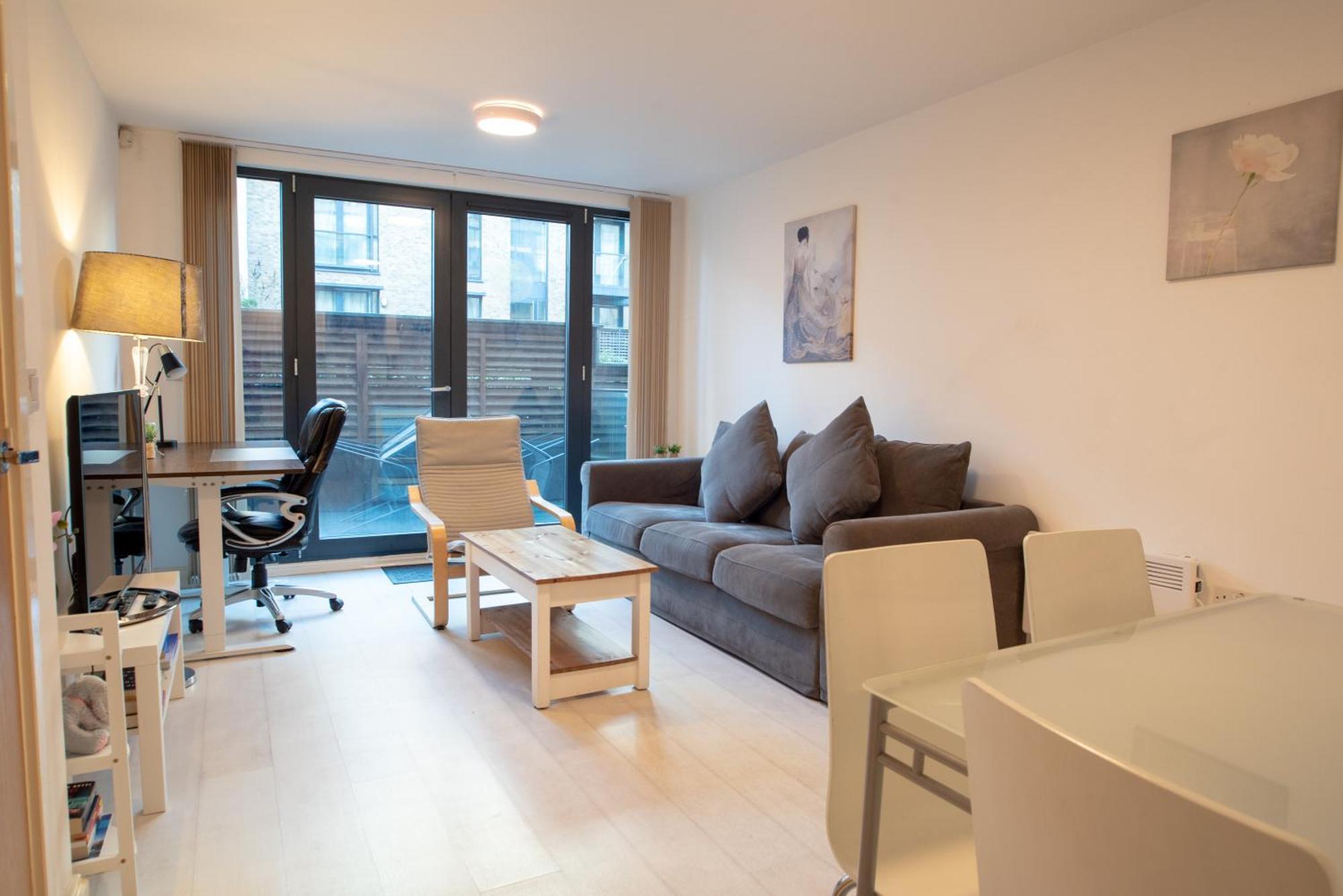 Two-Bedroom Luxury Apartment With Workspace, Free Secure Parking & Coffee برمنغهام المظهر الخارجي الصورة