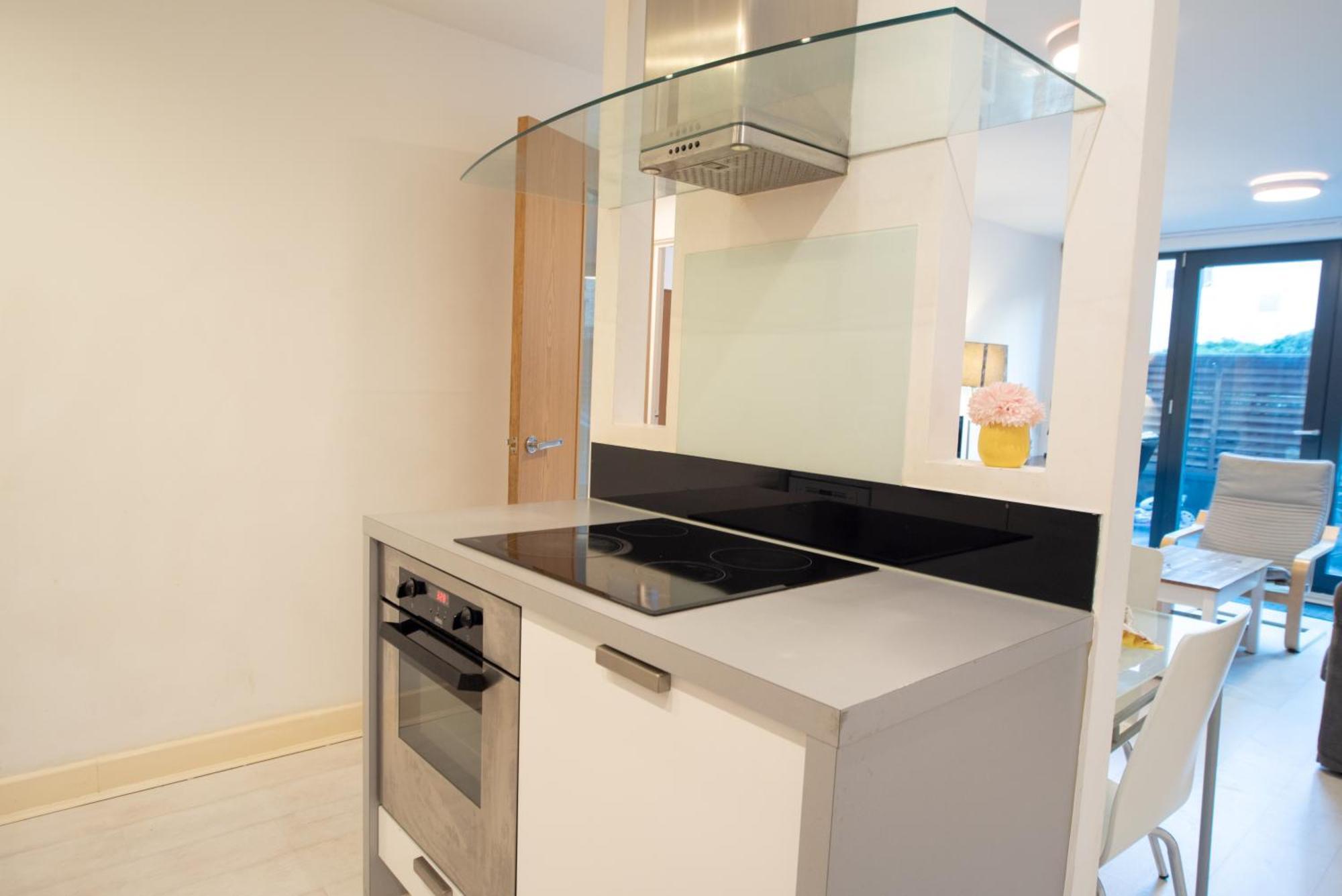 Two-Bedroom Luxury Apartment With Workspace, Free Secure Parking & Coffee برمنغهام المظهر الخارجي الصورة
